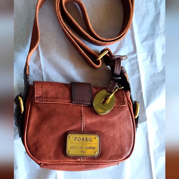 Fossil Handbags - Fossil Emory LLVintage Saddle Brown Leather Flap Magnetic Buckle Purse Crossbody